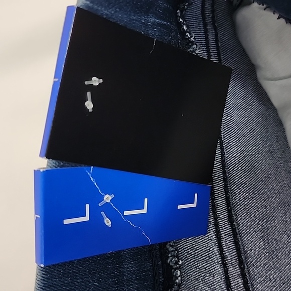 DKNY Jeans women's Short Size: L - Picture 14 of 17